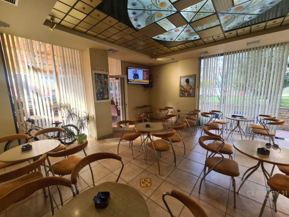 Tirane, jepet me qera lokal Kati 0, 150 m² 1.000 € (Komuna e Parisit)