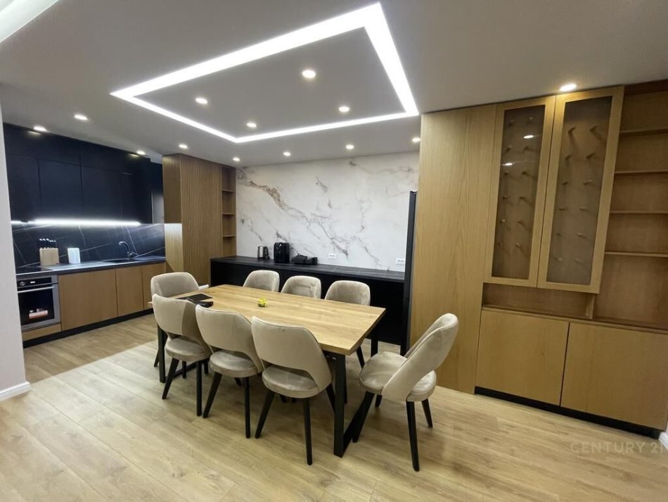 Tirane, shitet apartament 2+1 Kati 4, 113 m² 350.000 € (QENDER)
