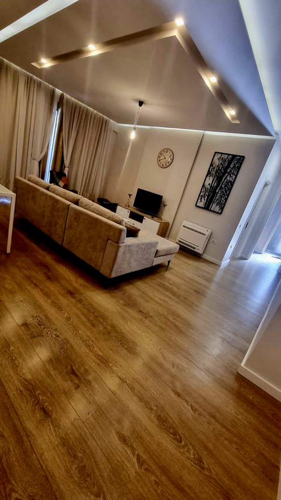 Tirane, jepet me qera apartament 2+1+A+BLK 115 m² 800 Euro (Liqeni Thate te FZ)