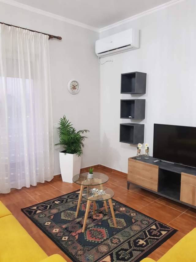Tirane, jepet me qera apartament 2+1 Kati 5, 64 m² 700 Euro