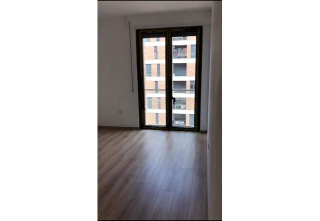 Tirane, jepet me qera ambjent biznesi 88 m² 500 Euro