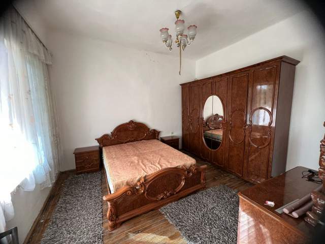 Tirane, jepet me qera shtepi 3+1+BLK Kati 1, 84 m² 400 Euro (Xhamlliku)