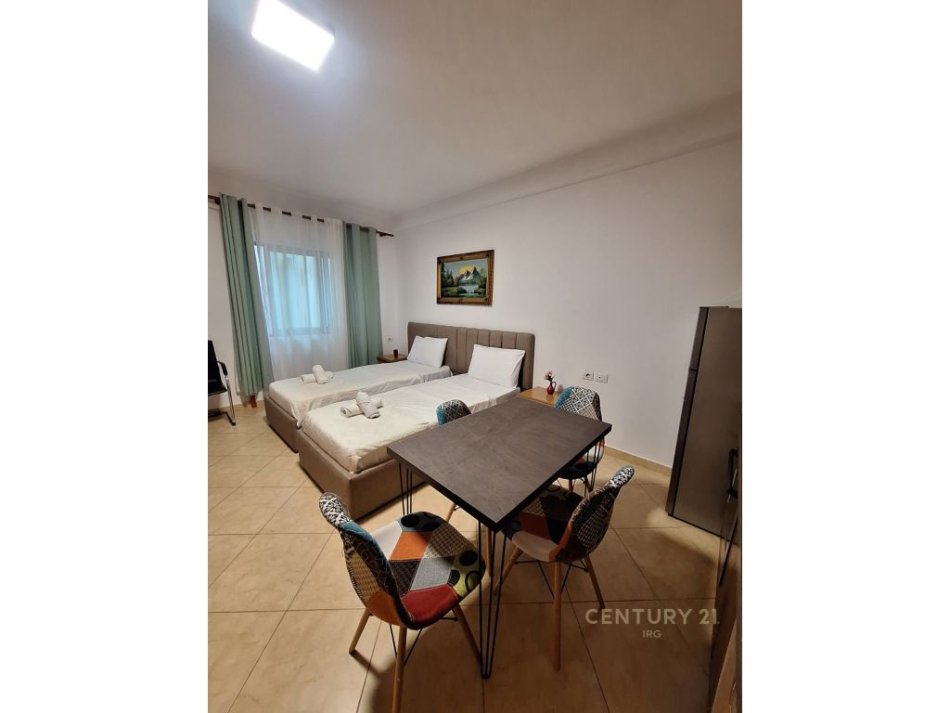 Tirane, shitet Kati 2, 95 m² 183.000 € (shiten 2 garsoniere se bashku, Rruga e Durresit)