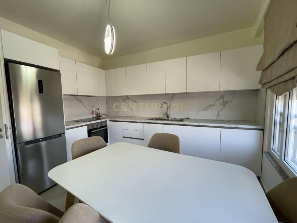 JAPIM ME QIRA APARTAMENT 2+1 TE VILA L 2 !
 Vila L 2 Tirana, Albania
