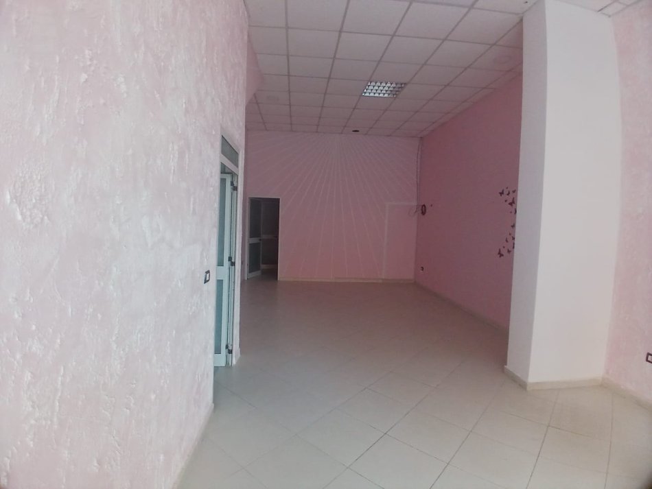 Qera, Ambjent Biznesi, Spitali, Durres