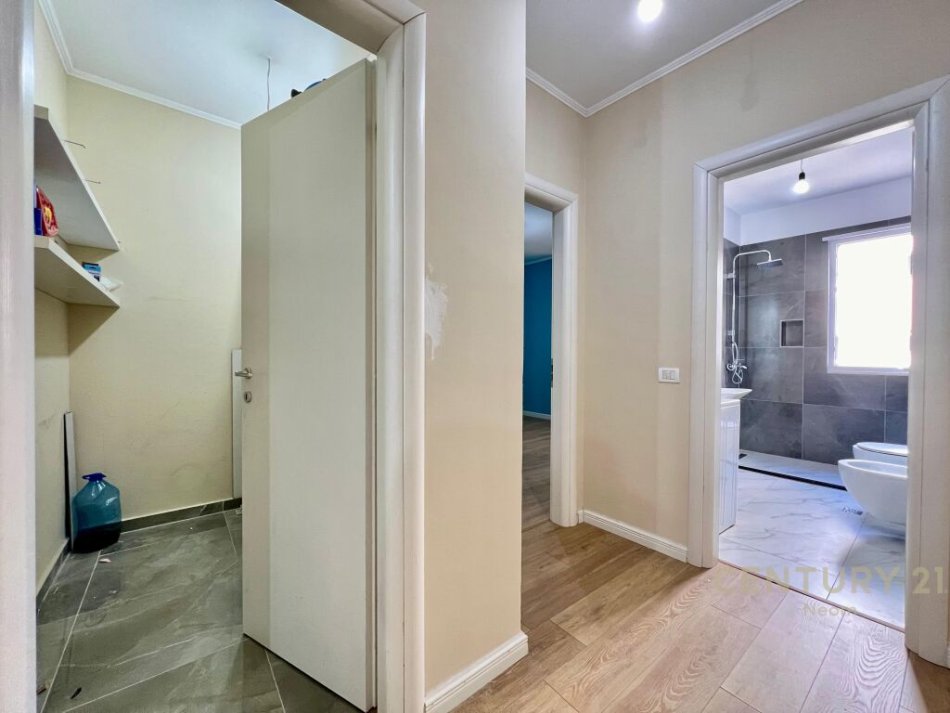 Tirane, shitet apartament 3+1, Kati 2, 160 m² 252,000 € (Kopshti Zoologjik)