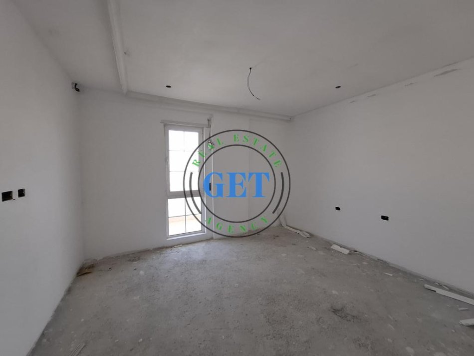 Durres, Shitet Apartament 4+1+3 Kati 9, 300 m² 220.000 €