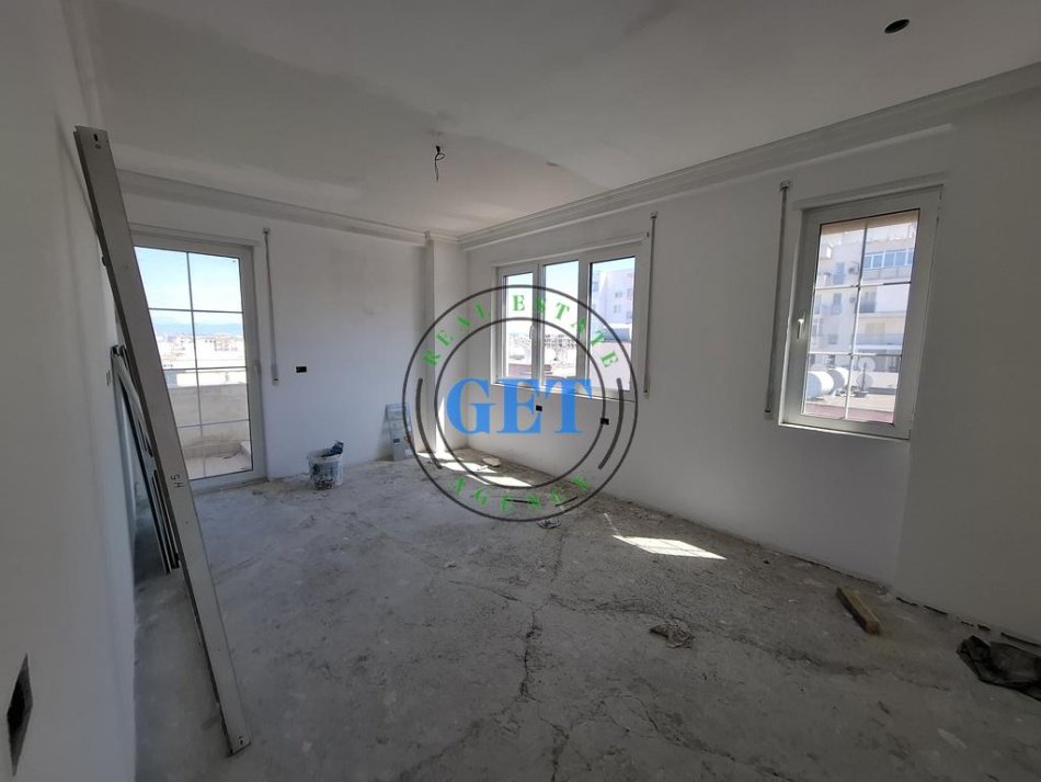 Durres, Shitet Apartament 4+1+3 Kati 9, 300 m² 220.000 €