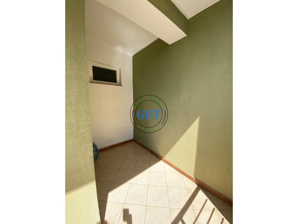 Shqiperi, jepet me qera apartament 3+1+Ballkon , 100 m² 450 € 