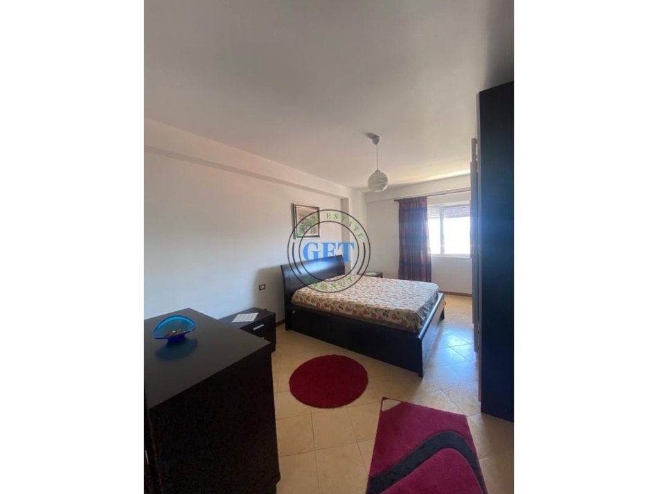Shqiperi, jepet me qera apartament 3+1+Ballkon , 100 m² 450 € 
