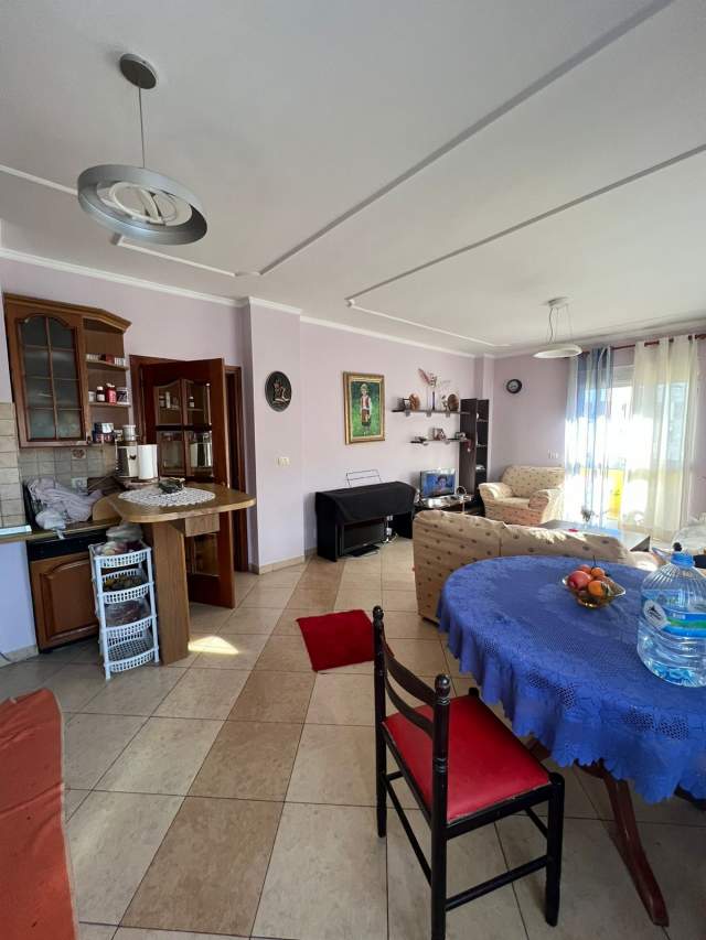 Tirane, shitet apartament 2+1+BLK Kati 8, 103 m² 170.000 Euro (Prane kika 2)