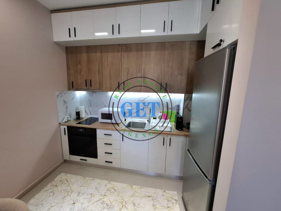 Durres, jepet me qera apartament 1+1 Kati 4, 450 € 