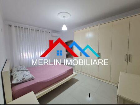 Tirane, jepet me qera apartament 3+1 Kati 2, 128 m² 800 € (Kopshti Botanik)