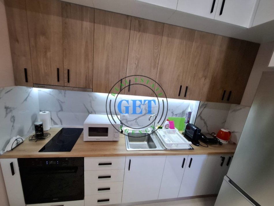 Durres, jepet me qera apartament 1+1 Kati 4, 450 € 