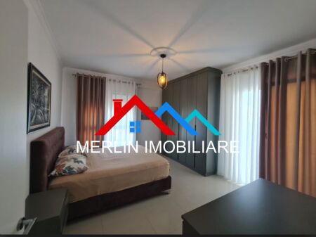 Tirane, jepet me qera apartament 3+1 Kati 2, 128 m² 800 € (Kopshti Botanik)