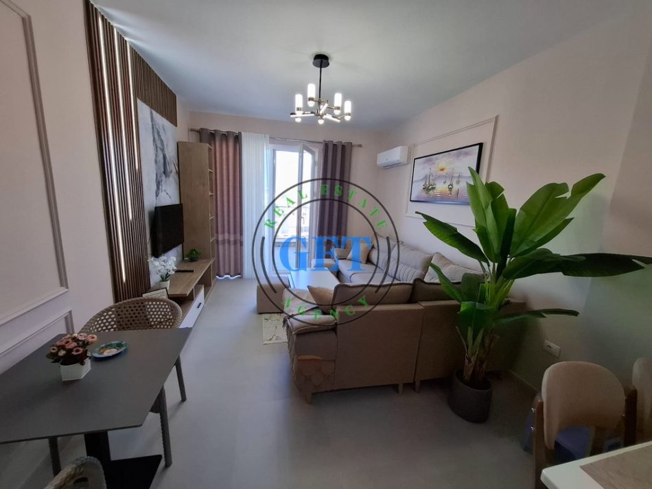 Durres, jepet me qera apartament 1+1 Kati 4, 450 € 