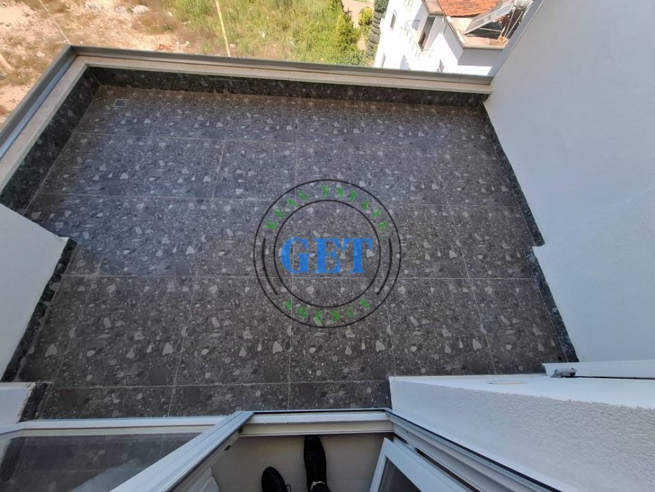 Durres, jepet me qera apartament 1+1 Kati 4, 450 € 