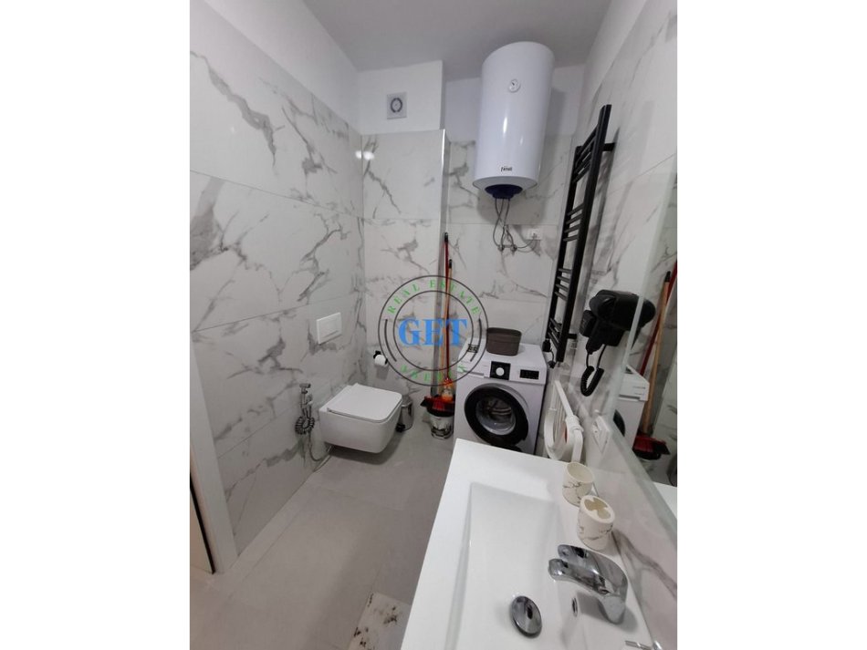 Durres, jepet me qera apartament 1+1 Kati 4, 450 € 