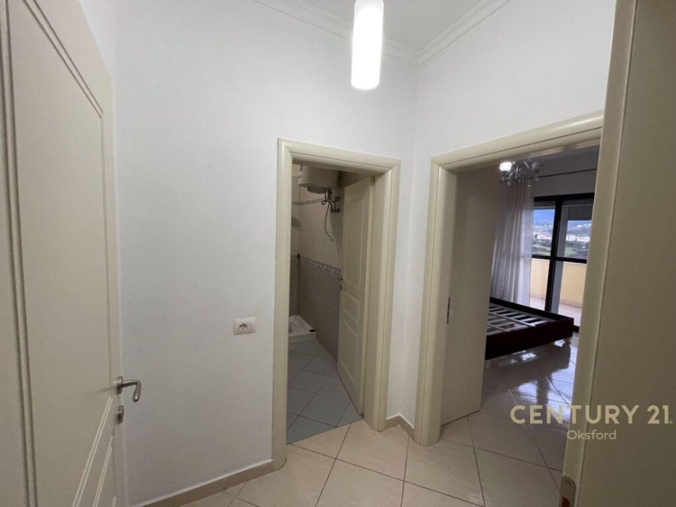 Tirane, jepet me qera apartament 3+1+Aneks+Ballkon , 228 m² 500 € (Sauk)