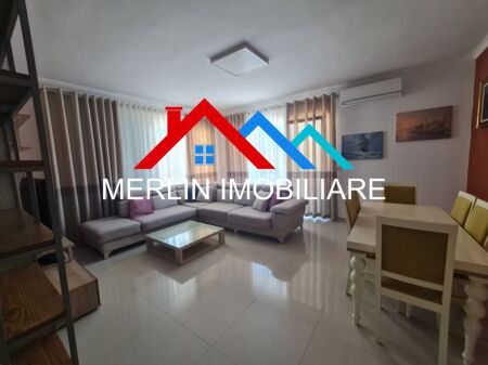 Tirane, jepet me qera apartament 3+1 Kati 2, 128 m² 800 € (Kopshti Botanik)