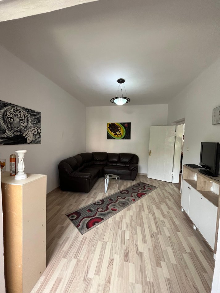 Tirane, shitet apartament 2+1 Kati 2, 65 m² 150.000 € (Rruga e Durrësit)