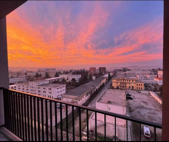 Tirane, jepet me qera apartament 1+1+BLK Kati 7, 70 m² 400 Euro (Rruga Kongresi Manastirit)
