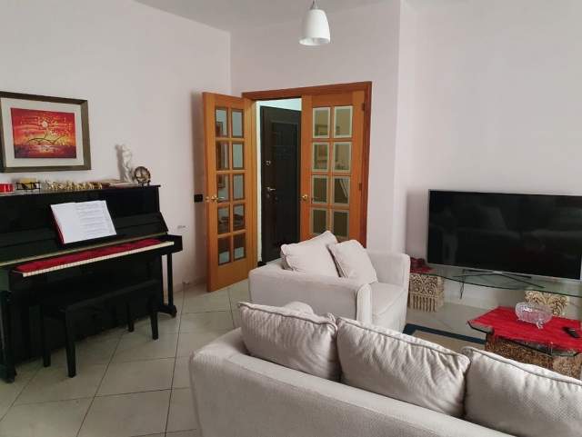 Tirane, ofert apartament 2+1+BLK Kati 3, 100 m² 450 Euro (Bill Klinton)