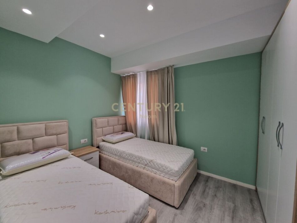Tirane, jepet me qera 2+1 Kati 2, 75 m² 500 € (prane Spitalit Ushtarak)