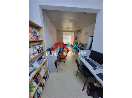 Tirane, jepet me qera apartament 2+1 Kati 2, 126 m² 1.200 € (Pjeter Bogdani)