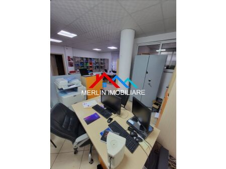 Tirane, jepet me qera apartament 2+1 Kati 2, 126 m² 1.200 € (Pjeter Bogdani)