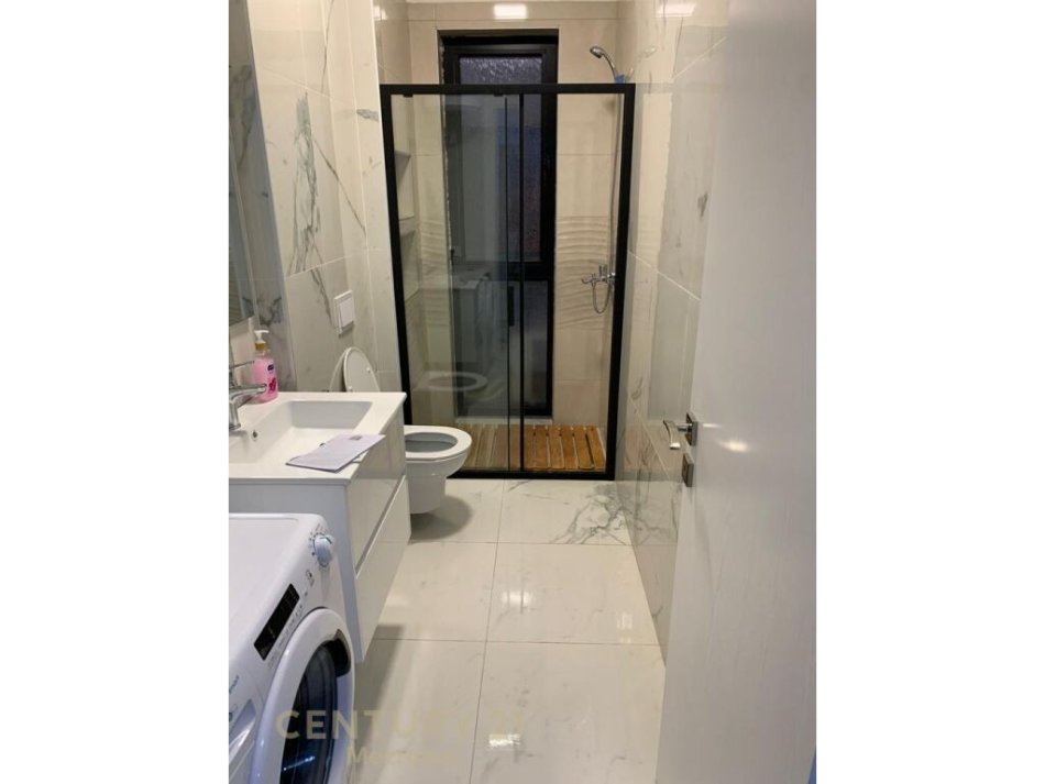 APARTAMENT 1+1 PER QIRA TEK FARMACIA 10!