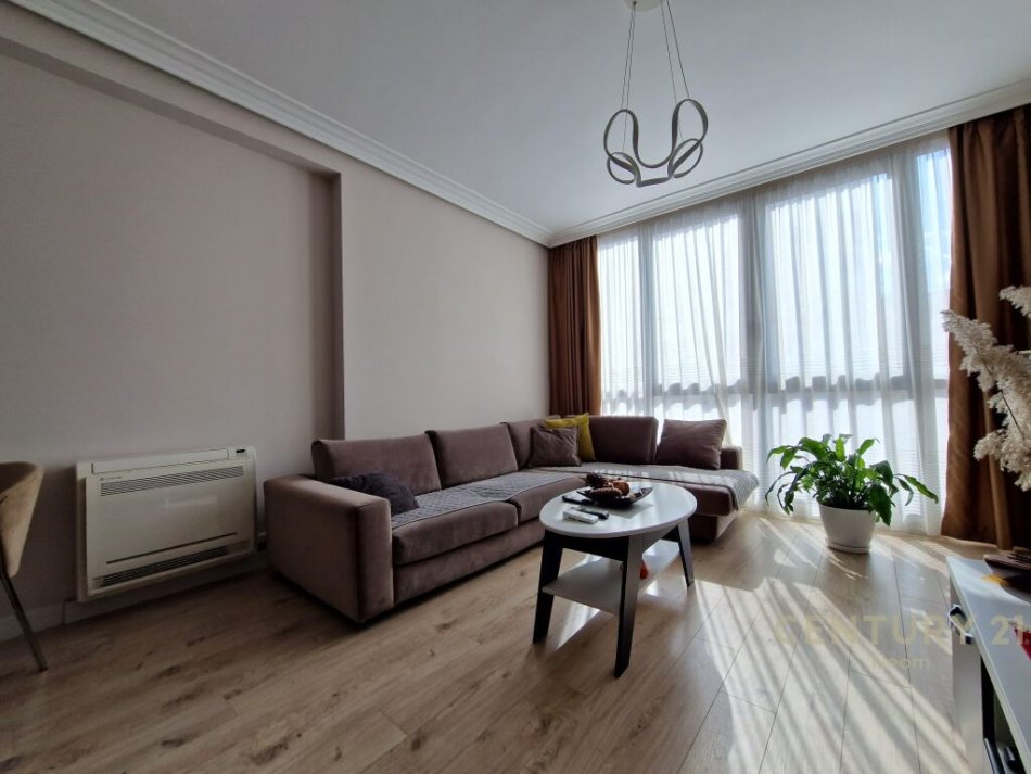 Tirane, jepet me qera apartament 3+1 Kati 3, 119 m² 800 € (Ndre Mjeda, 21 Dhjetori)