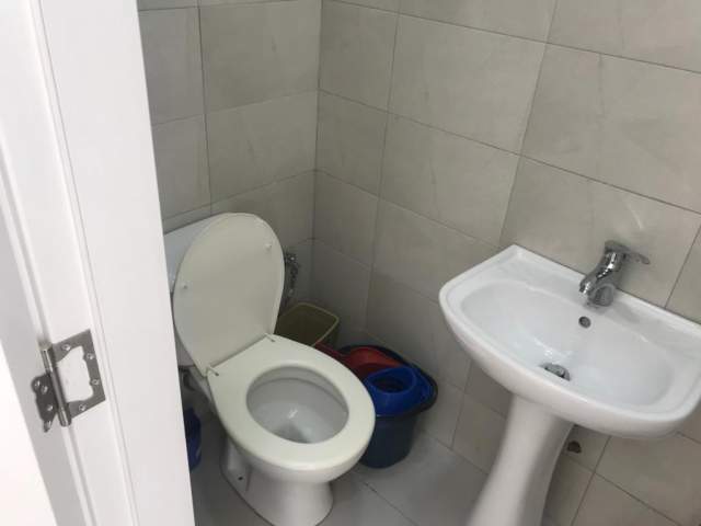 Tirane, jepet me qera ambjent biznesi 24 m² 450 Euro