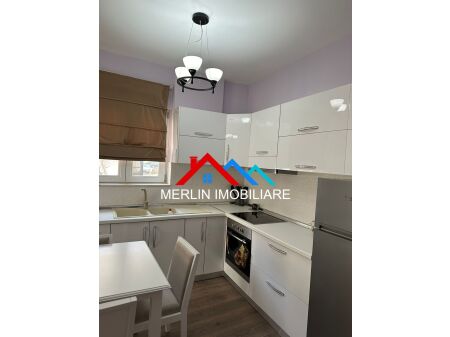 Tirane, jepet me qera apartament 1+1+Ballkon Kati 1, 75 m² 600 € (Hamdi Garunja)