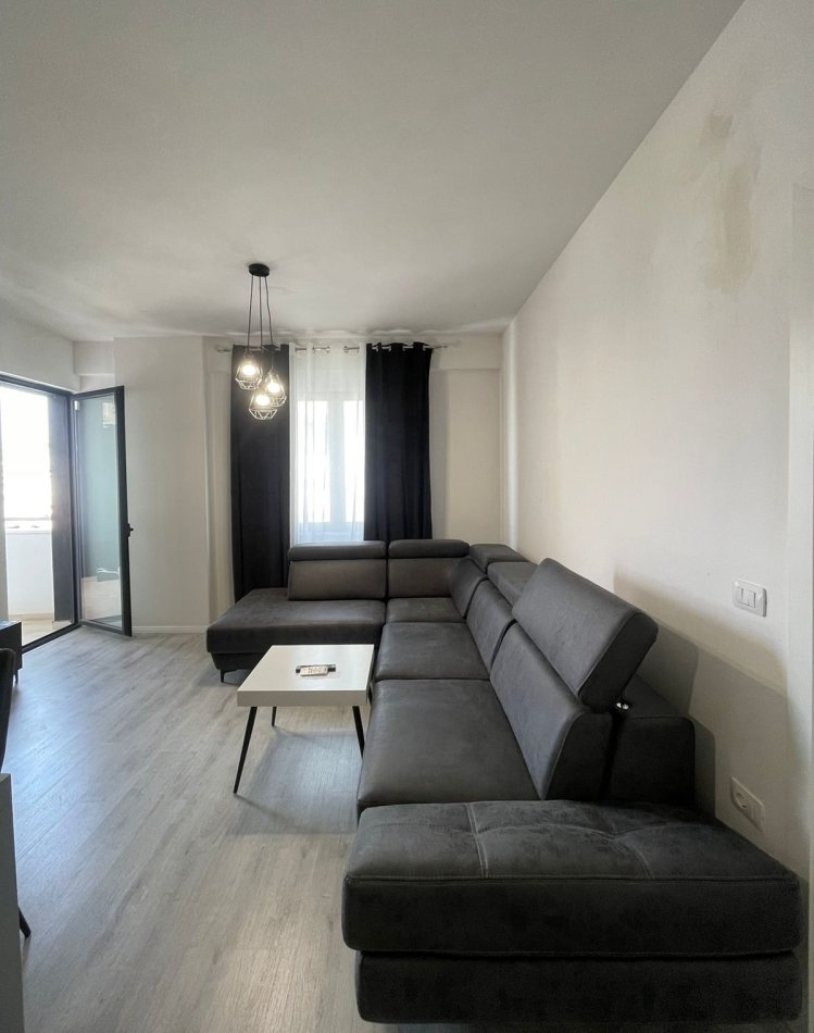 Tirane, jepet me qera apartament 1+1+Ballkon+ Post Parkimi,  Kati 5, 60 m² 550 € (Perball Hipoteks)