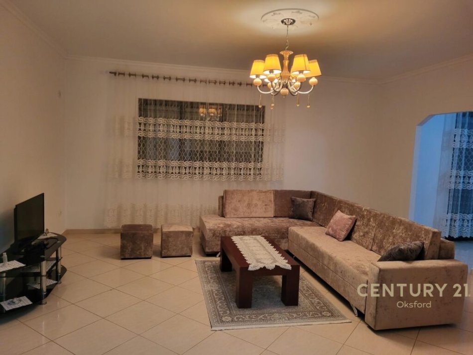 Tirane, jepet me qera apartament 3+1+Aneks+Ballkon , 228 m² 500 € (Sauk)