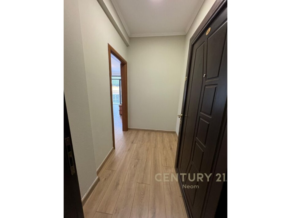 Tirane, jepet me qera apartament 1+1 Kati 2, 86 m² 400 € (Liqeni i Thate Tirana, Albania)