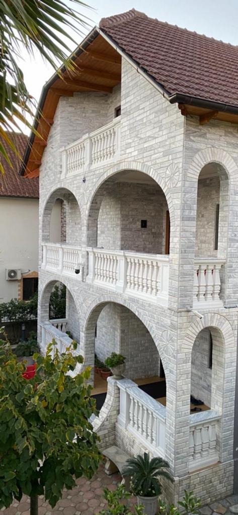 Tirane, shitet Vile 2+1+BLK Kati 2, 900 m² 450.000 Euro (SPITALI HYGEA)