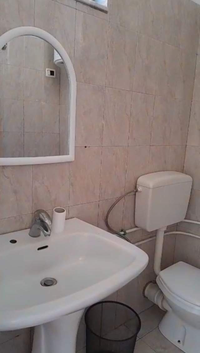 Tirane, jepet me qera apartament 1+1 Kati 2, 50 m² 40.000 Leke (Vasil shanto ,prane shtepise se ofertave)