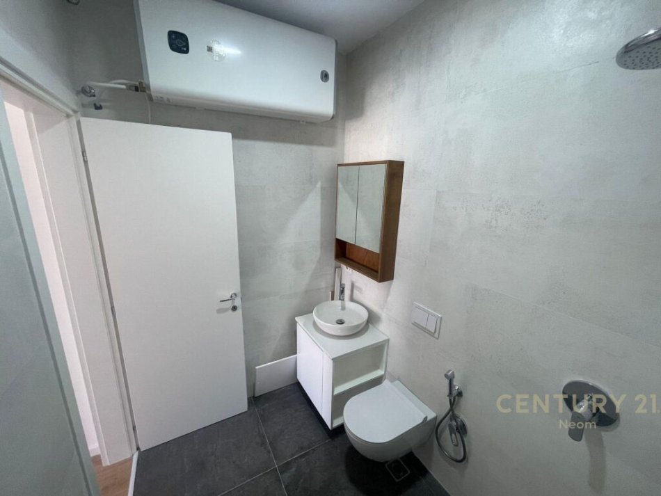 JEPET ME QIRA AMBIENT PER ZYRA TE REZIDENCA GARDEN BUILDING! Neom89942