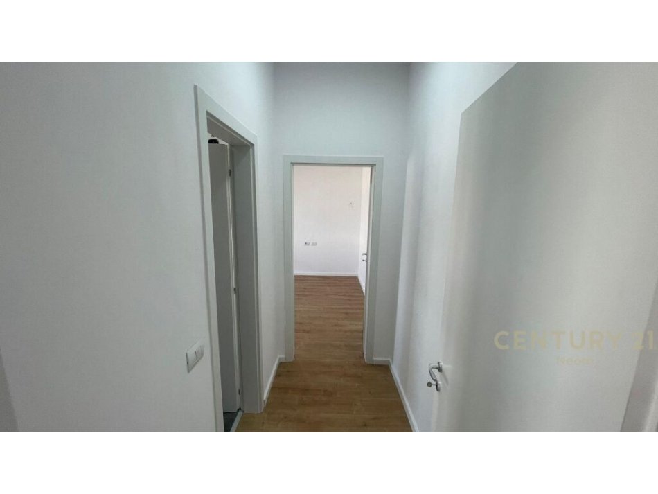 JEPET ME QIRA AMBIENT PER ZYRA TE REZIDENCA GARDEN BUILDING! Neom89942