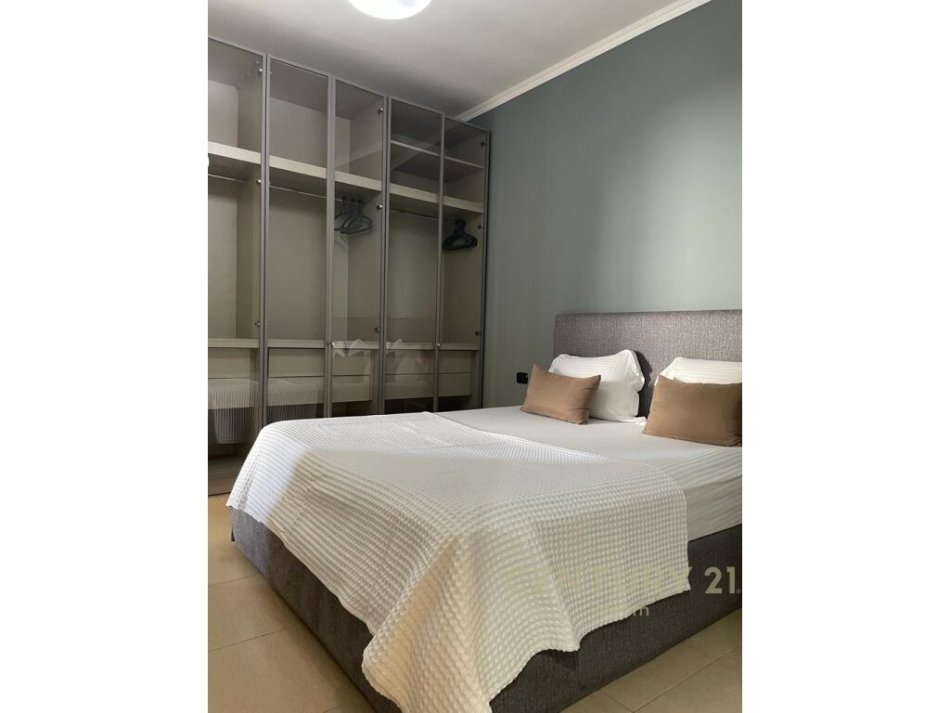 Tirane, jepet me qera apartament 1+1 Kati 4, 68 m² 1.200 € (Sheshi Skënderbej (Qendër))