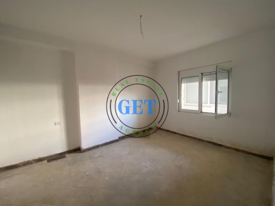 Durres, shitet apartament 1+1 Kati 1, 76 m² 75.000 € (Ish-Urt)