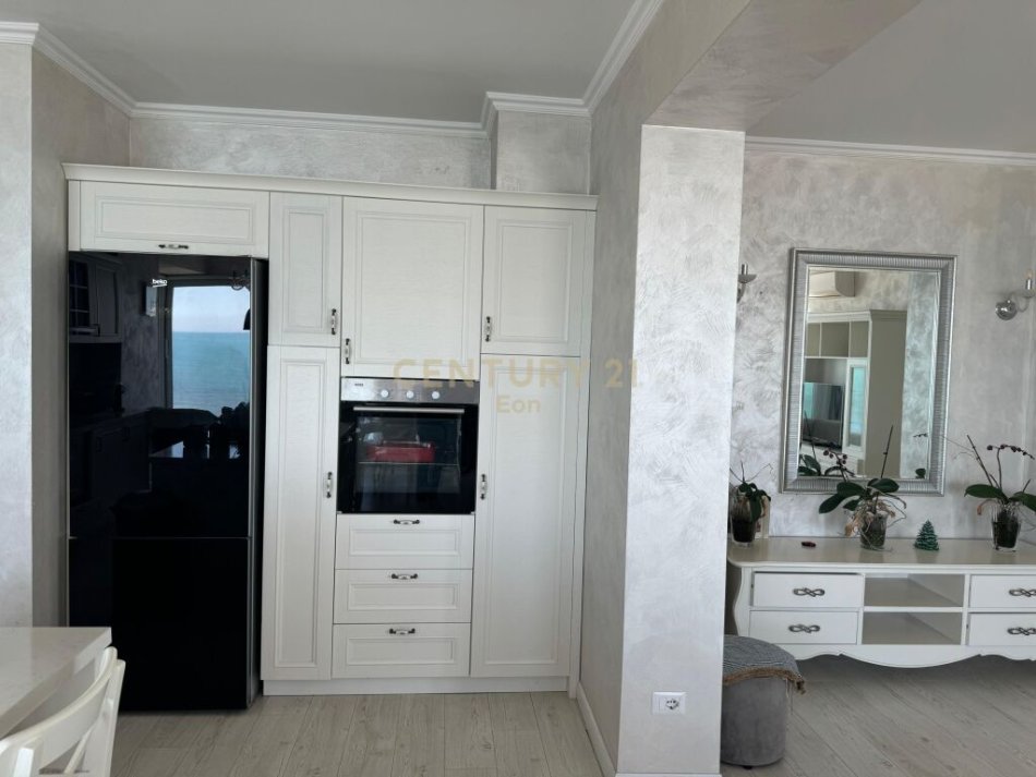 JEPET ME QIRA APARTAMENT ME PAMJE DETI NE CURRILA!
