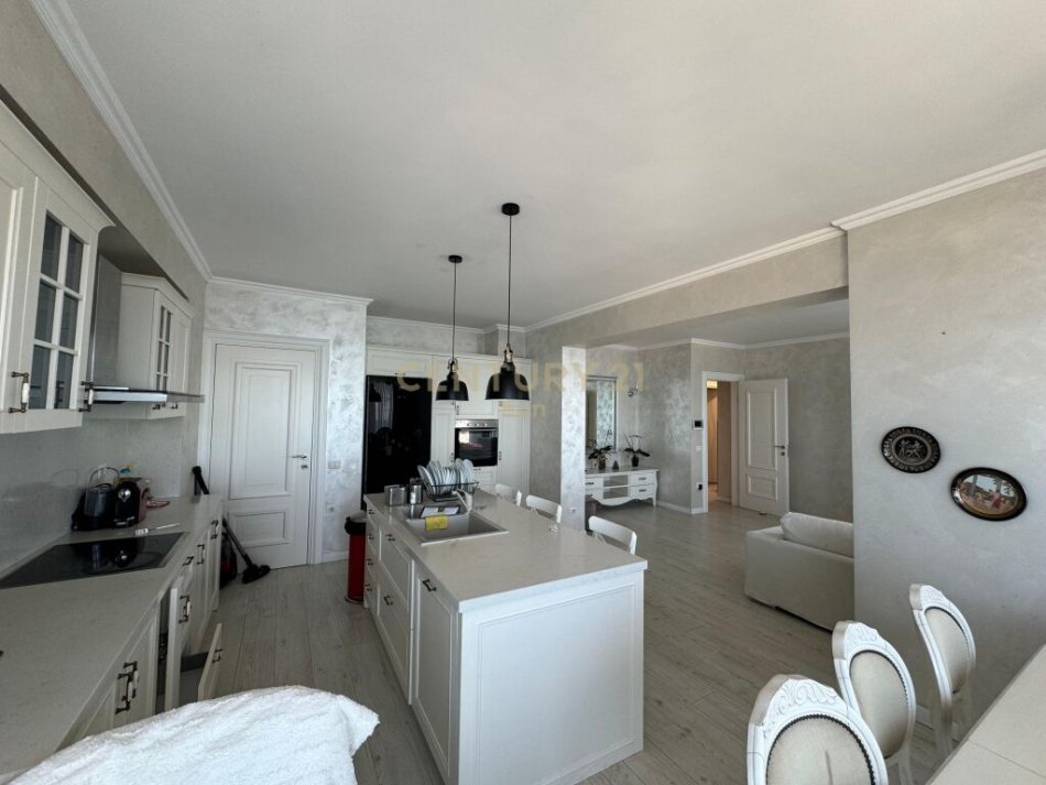 JEPET ME QIRA APARTAMENT ME PAMJE DETI NE CURRILA!