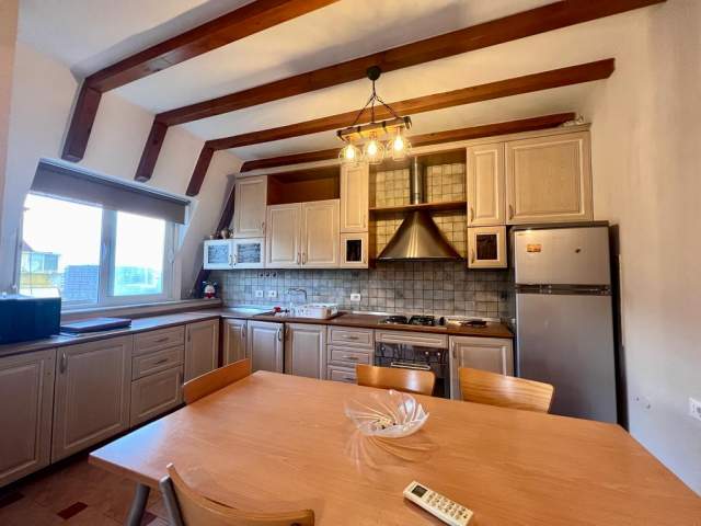 Tirane, jepet me qera apartament 2+1 Kati 8, 125 m² 550 Euro (liqeniartificial)