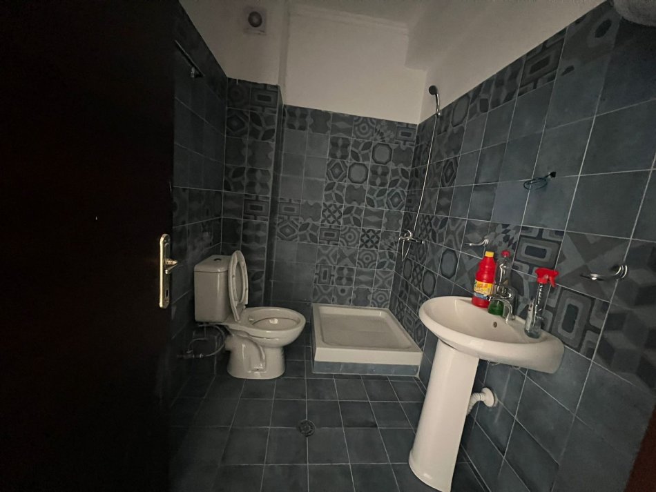 Tirane, shitet garsonier Kati 6, 40 m² 49.000 € (astir , kompleksi fratari)