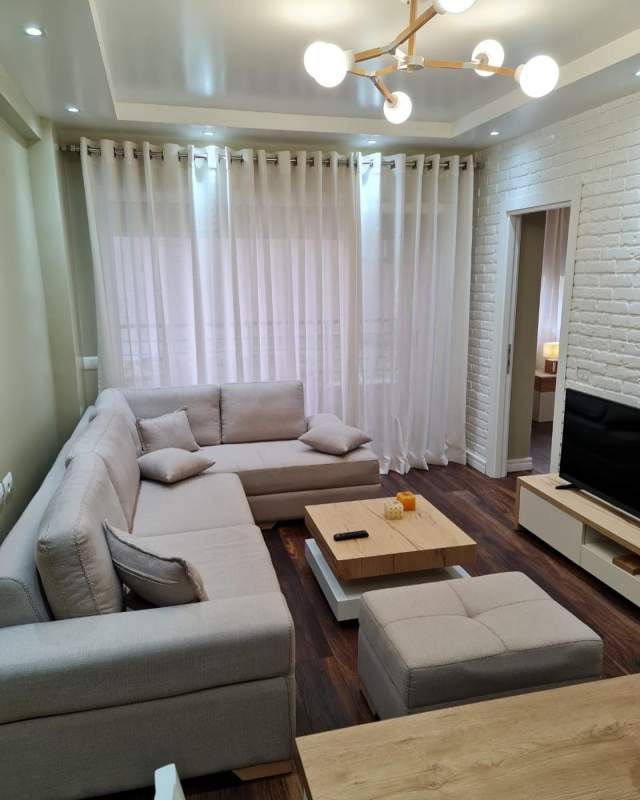 Tirane, jepet me qera apartament 2+1+BLK Kati 2, 110 m² 800 Euro (Lunder)