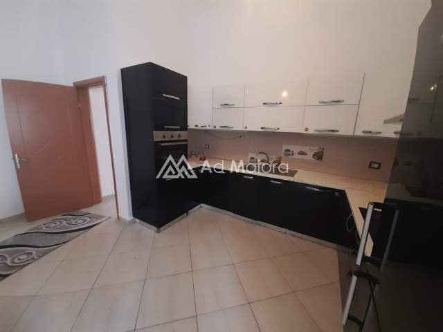 Durres, jepet me qera apartament 2+1 Kati 2, 100 m² 300 Euro (lagjja 5 durres)