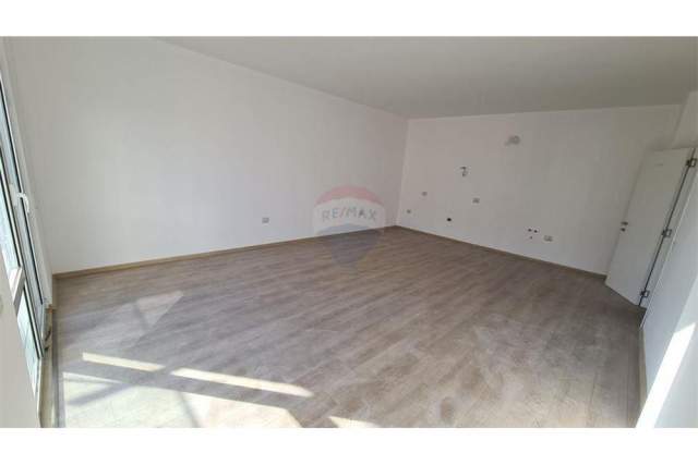 Tirane, jap me qera apartament 2+1+BLK Kati 1, 380 Euro (Arkitekt Sinani)
